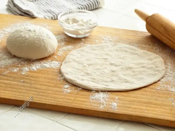 طرز تهیه خمیر پیتزا بدون خمیرمایه