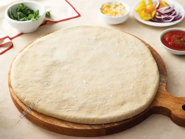 طرز تهیه خمیر پیتزا خانگی با روش‌های ساده!